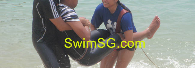 SwimSG.com - Duo lift Learn lifesaving classes Singapore Sengkang